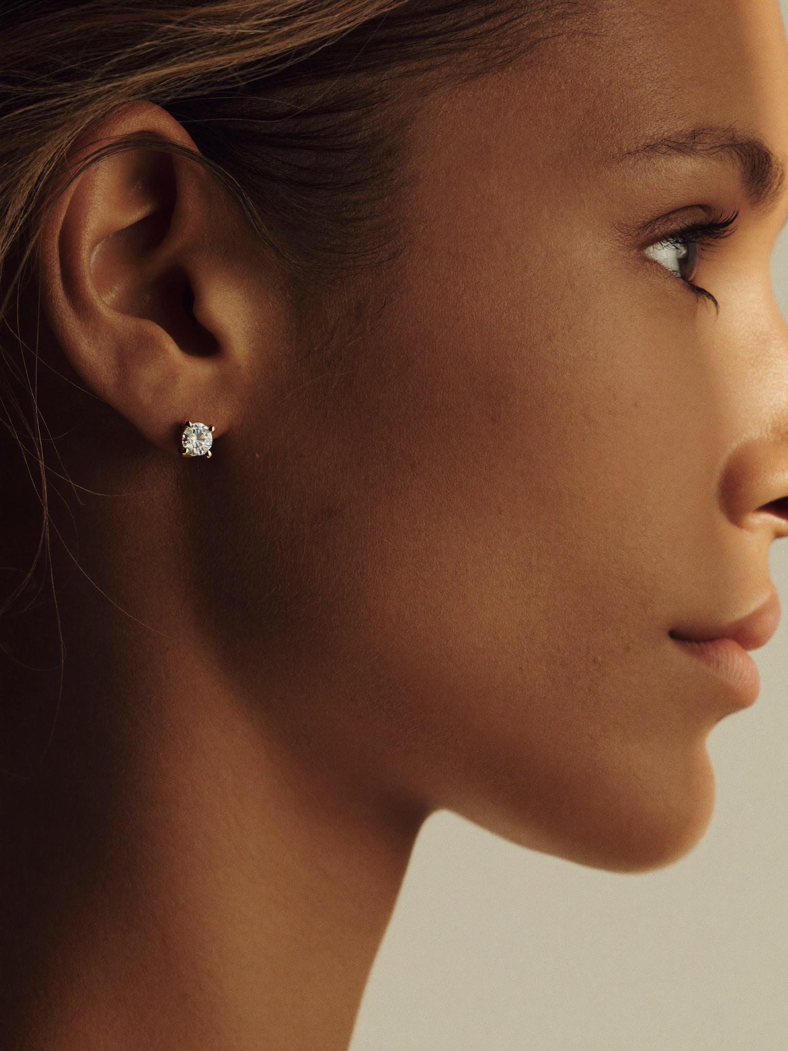 Brincos solitário diamante JLópez · ouro 18k amarelo